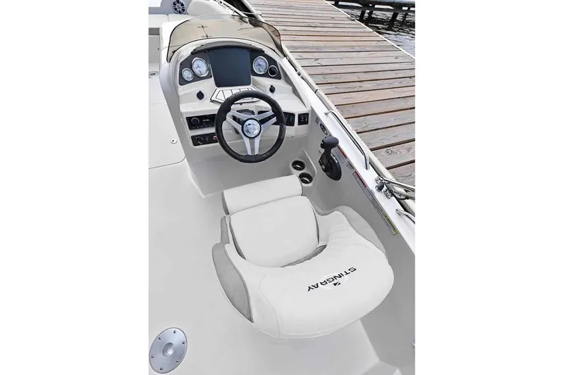 Slide: The Image of Stingray 212 SC 2025 - 31