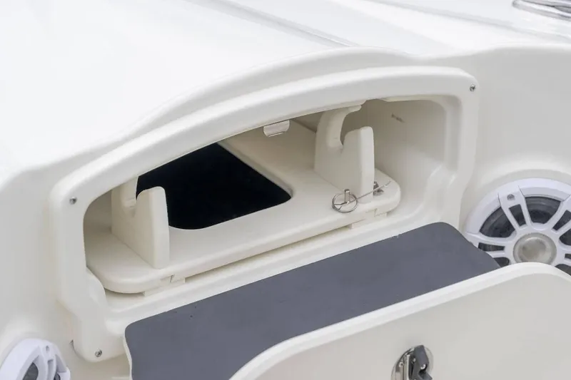 Slide: The Image of Stingray 23 OSX 2024 - 4