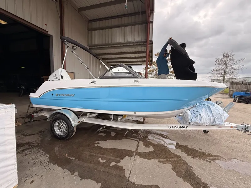 Slide: The Image of Stingray 172 DC 2025 - 43