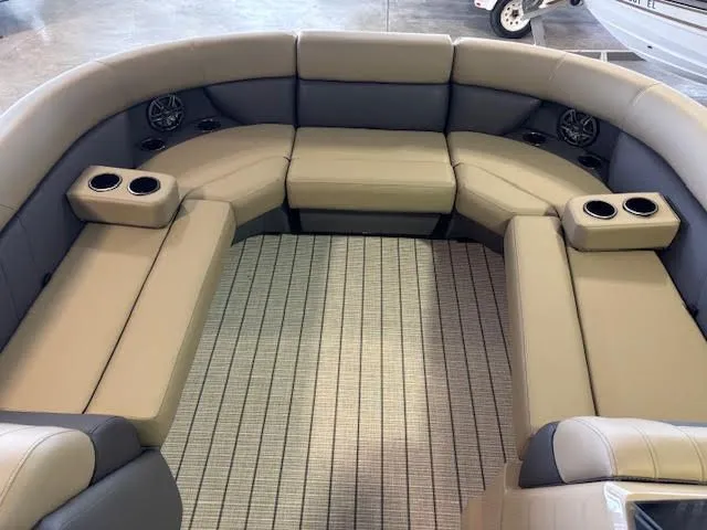 Slide: The Image of Viaggio V22U- 3.0 2026 2026 - 18