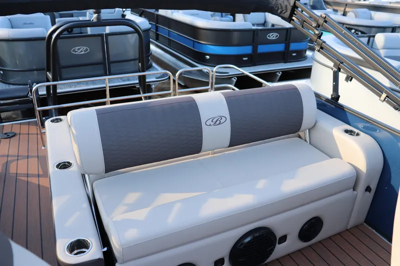 Slide: The Image of 2026 Bentley Pontoons 223 ELITE ADMIRAL with luxurious seating and sleek design. - 7