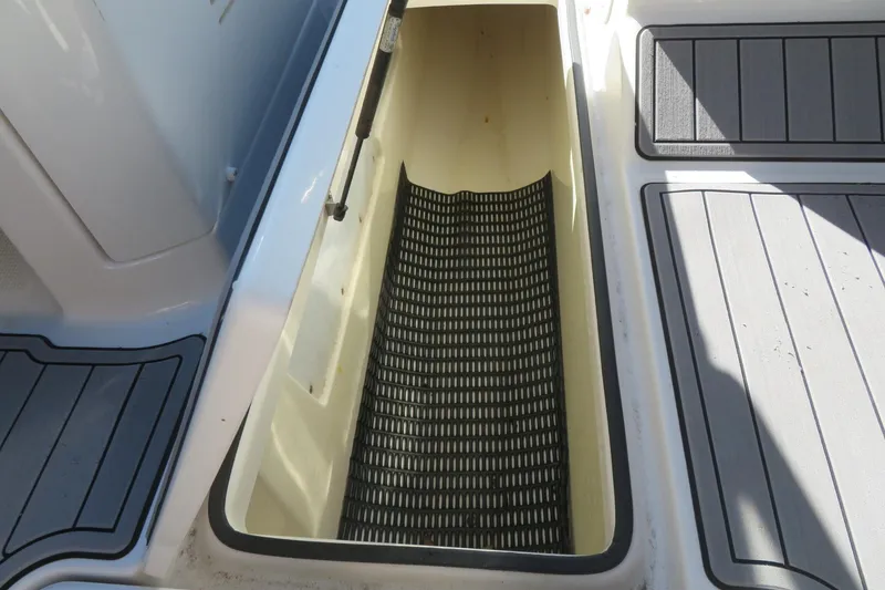 Slide: The Image of Garmin GPS display on 2017 Yamaha Boats AR240, showing navigation and water temperature. - 41