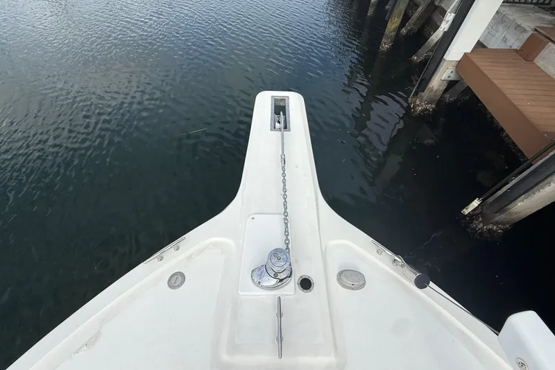 Slide: The Image of Bow view of 1992 Ocean Yachts 48 Super Sport at dockside. - 41