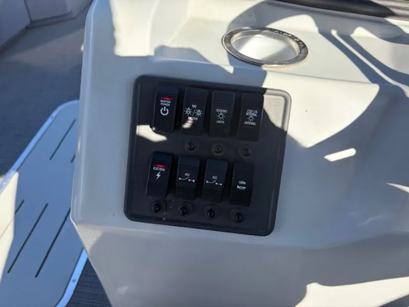 Slide: The Image of Bentley Pontoons 223 Fish-N-Cruise 2022 - 11