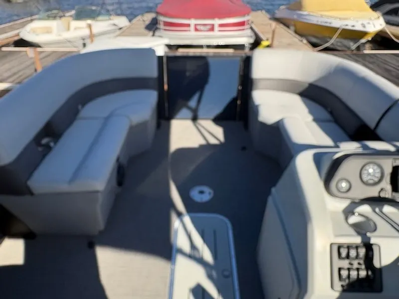 Slide: The Image of Bentley Pontoons 223 Fish-N-Cruise 2022 - 16