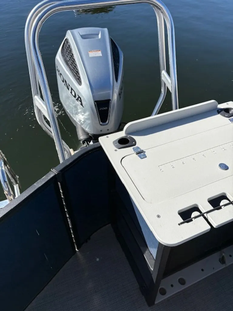 Slide: The Image of Bentley Pontoons 223 Fish-N-Cruise 2022 - 20