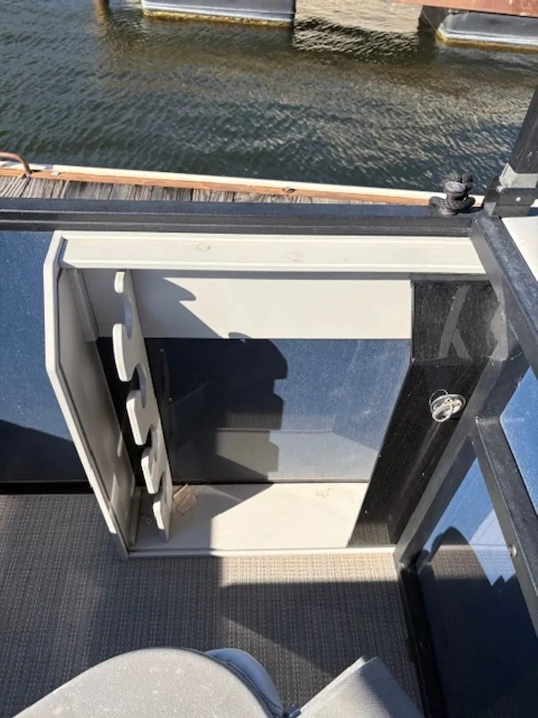 Slide: The Image of Bentley Pontoons 223 Fish-N-Cruise 2022 - 22