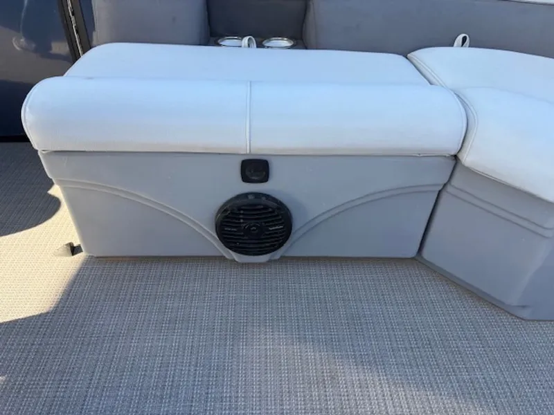 Slide: The Image of Bentley Pontoons 223 Fish-N-Cruise 2022 - 23