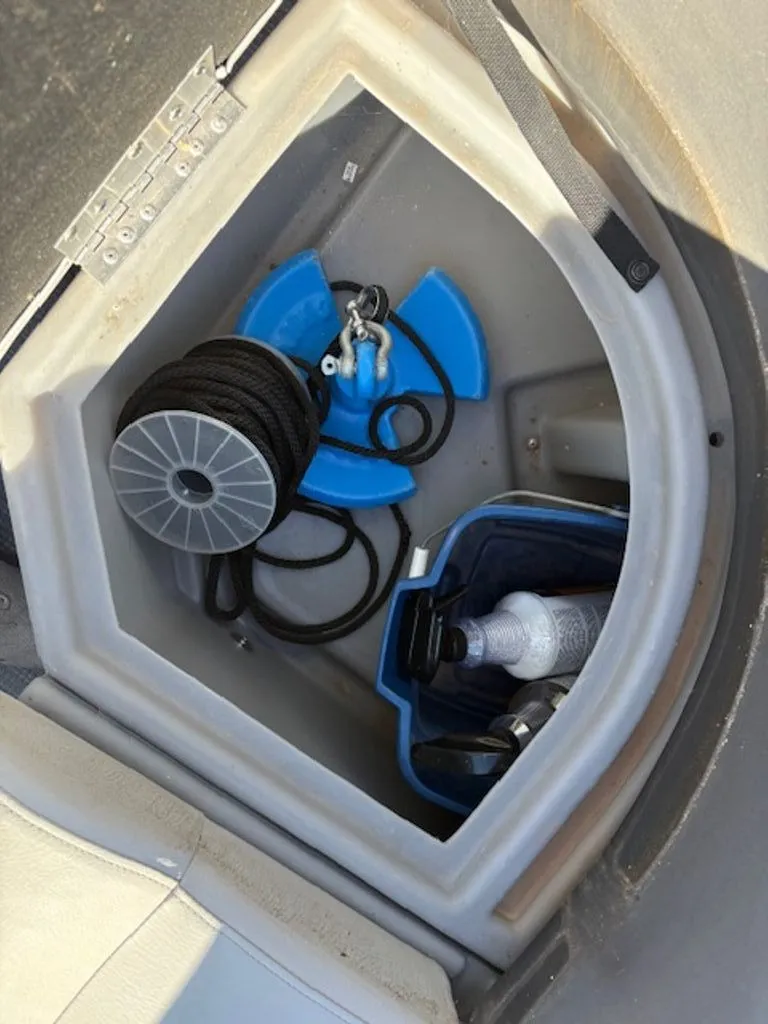 Slide: The Image of Bentley Pontoons 223 Fish-N-Cruise 2022 - 24