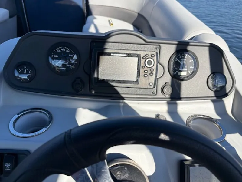 Slide: The Image of Bentley Pontoons 223 Fish-N-Cruise 2022 - 5
