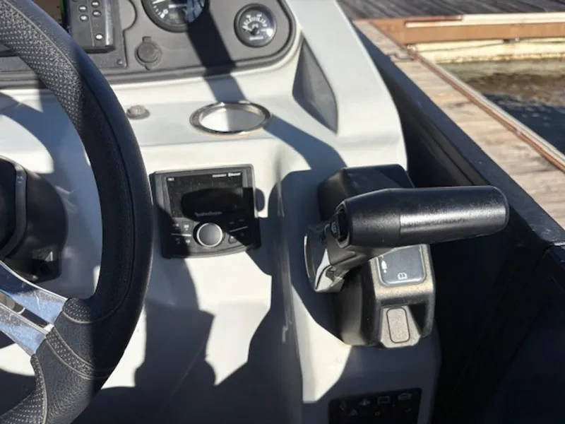 Slide: The Image of Bentley Pontoons 223 Fish-N-Cruise 2022 - 9