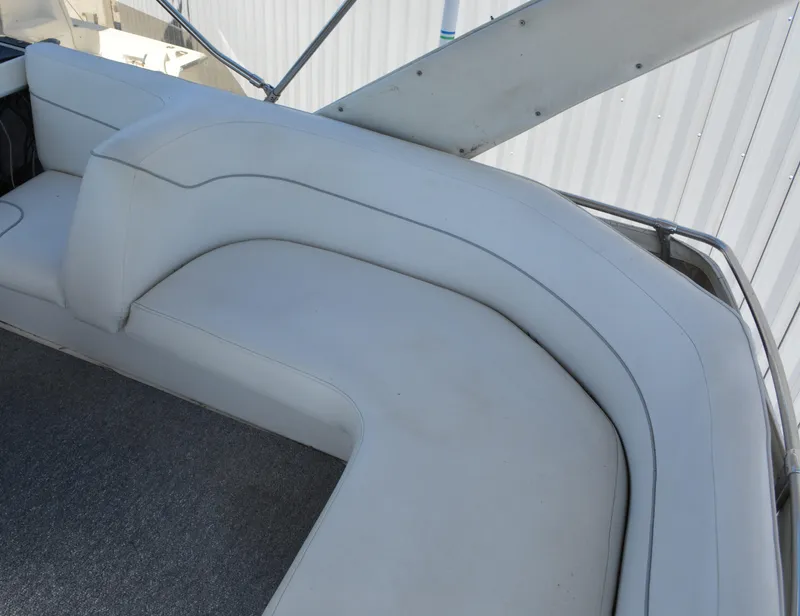 Slide: The Image of Seating area of 1990 Bayliner 3888 Motoryacht. - 14