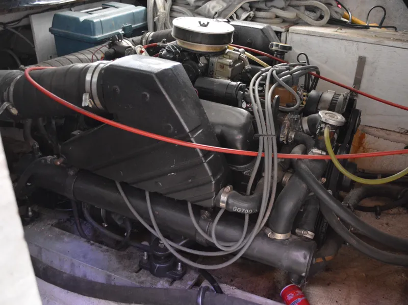 Slide: The Image of Engine compartment of 1990 Bayliner 3888 Motoryacht. - 16