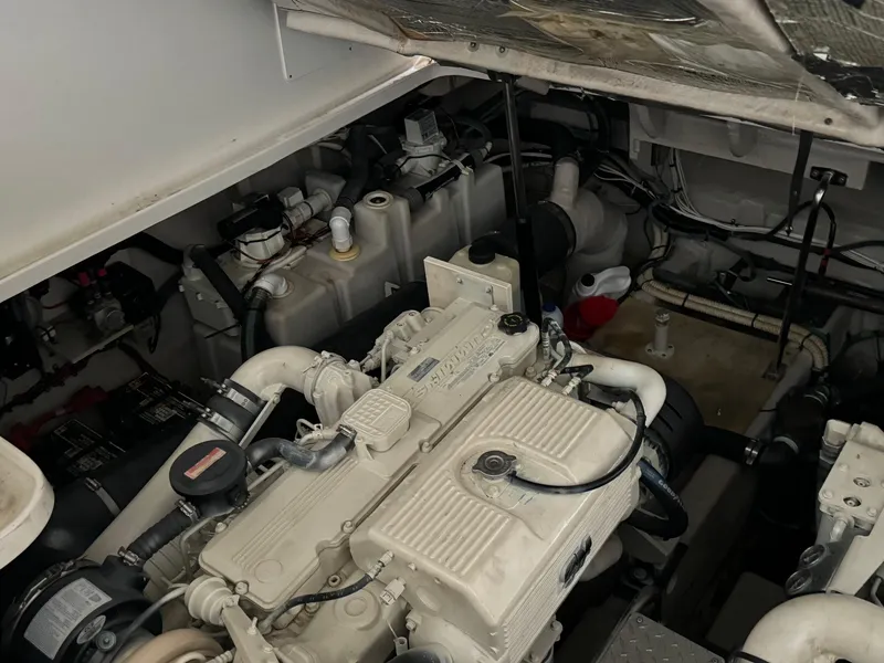 Slide: The Image of Engine compartment of a 2007 Sea Ray 44 Sundancer yacht. - 29