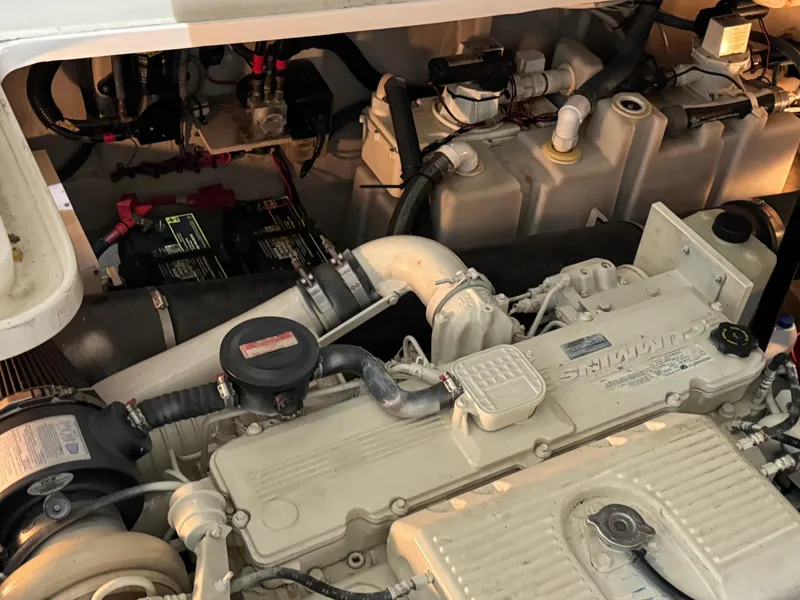 Slide: The Image of Engine compartment of a 2007 Sea Ray 44 Sundancer boat. - 33