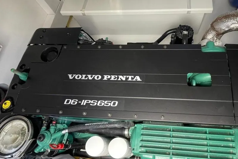 Slide: The Image of Engine room of 2025 Fairline Squadron 50 with Volvo Penta D6-IPS650 engine. - 41