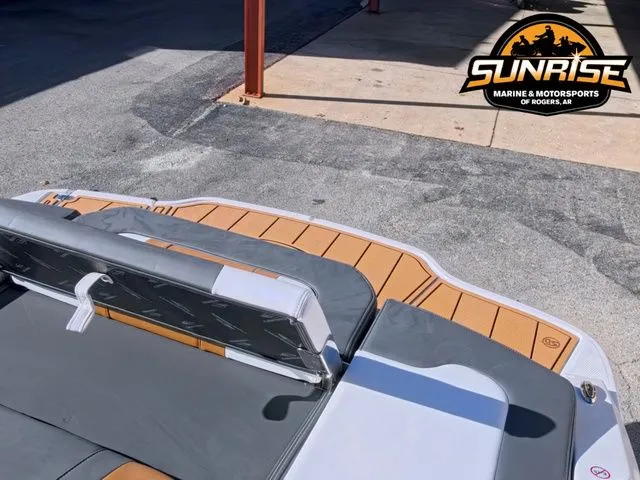 Slide: The Image of Chaparral 21 SSi 2026 - 11