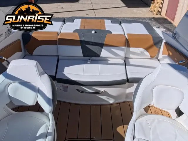 Slide: The Image of Chaparral 21 SSi 2026 - 16