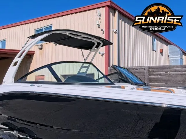 Slide: The Image of Chaparral 21 SSi 2026 - 3