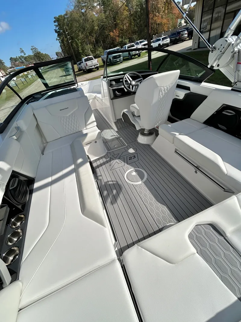 Slide: The Image of MasterCraft XT23 2026 - 12