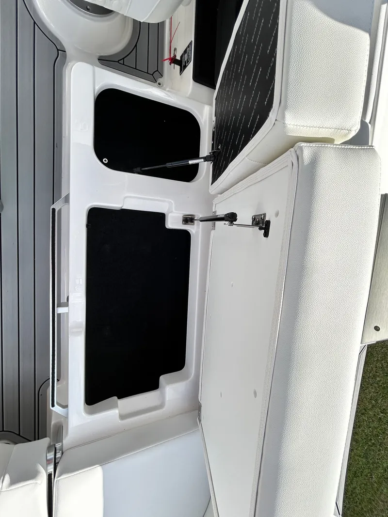 Slide: The Image of MasterCraft XT23 2026 - 24