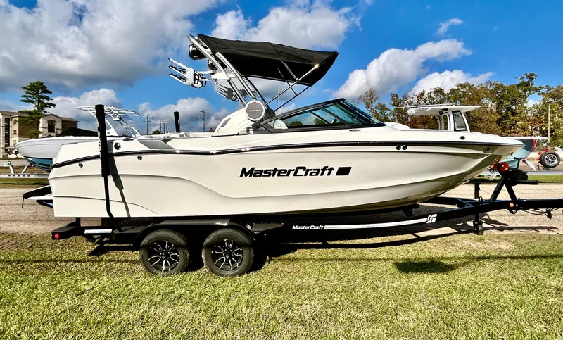 Slide: The Image of MasterCraft XT23 2026 - 3