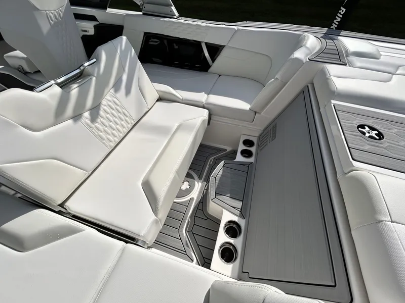 Slide: The Image of MasterCraft XT23 2026 - 36