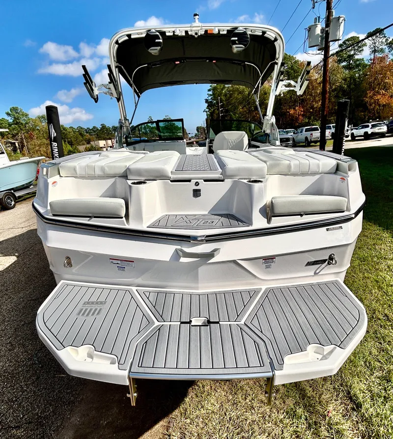 Slide: The Image of MasterCraft XT23 2026 - 7