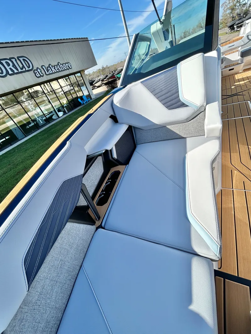 Slide: The Image of MasterCraft X24 2026 - 20