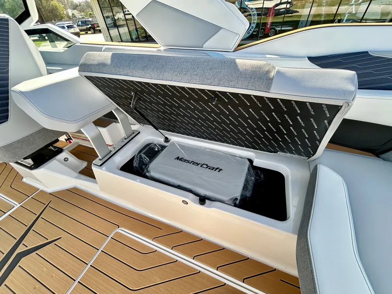 Slide: The Image of MasterCraft X24 2026 - 52