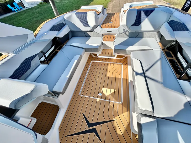 Slide: The Image of MasterCraft X24 2026 - 64