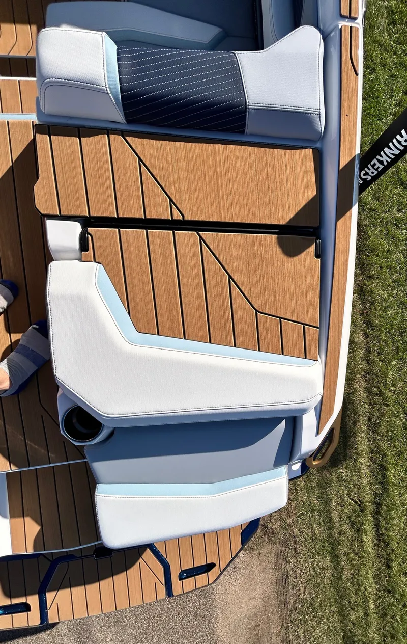 Slide: The Image of MasterCraft X24 2026 - 75