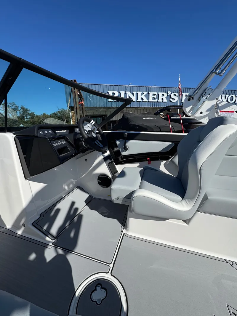 Slide: The Image of MasterCraft NXT24 2026 - 18