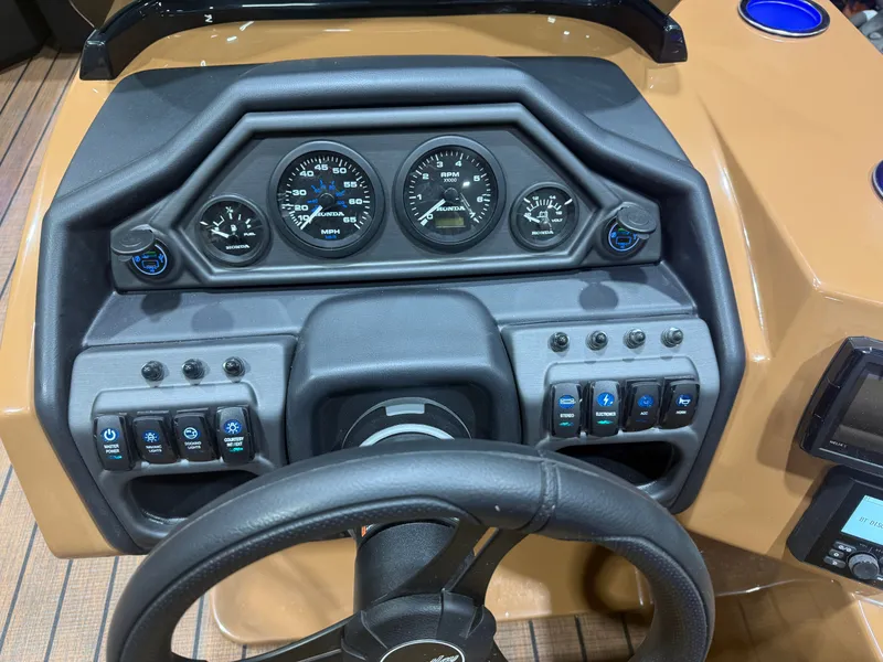 Slide: The Image of Bentley Pontoons Legacy 220 Navigator Quad Lounge & Honda 4-Stroke EFI 2026 - 14