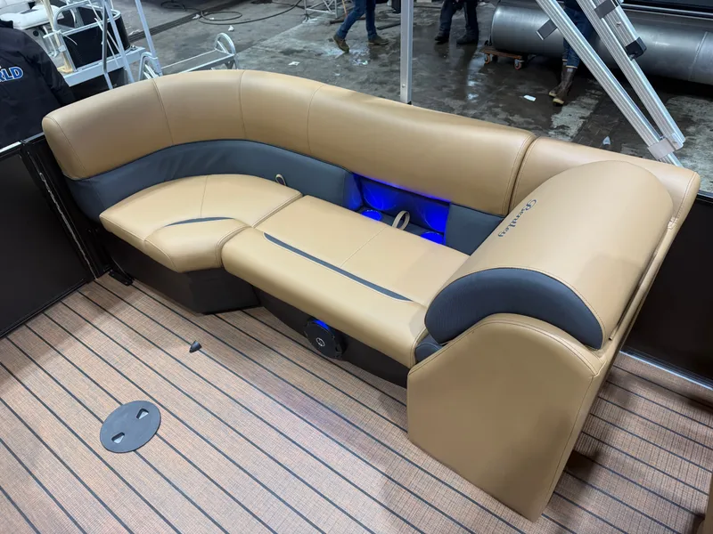 Slide: The Image of Bentley Pontoons Legacy 220 Navigator Quad Lounge & Honda 4-Stroke EFI 2026 - 17