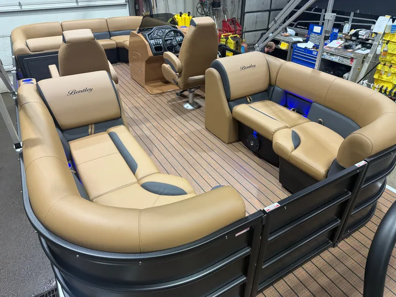 Slide: The Image of Bentley Pontoons Legacy 220 Navigator Quad Lounge & Honda 4-Stroke EFI 2026 - 19