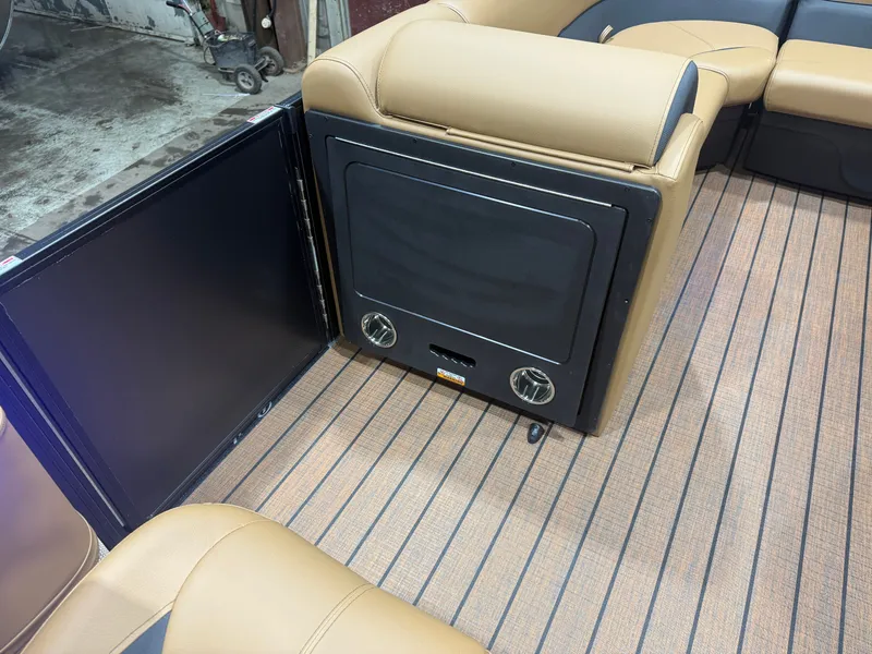 Slide: The Image of Bentley Pontoons Legacy 220 Navigator Quad Lounge & Honda 4-Stroke EFI 2026 - 25