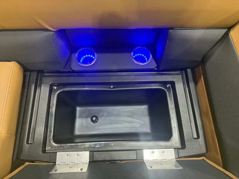 Slide: The Image of Bentley Pontoons Legacy 220 Navigator Quad Lounge & Honda 4-Stroke EFI 2026 - 28