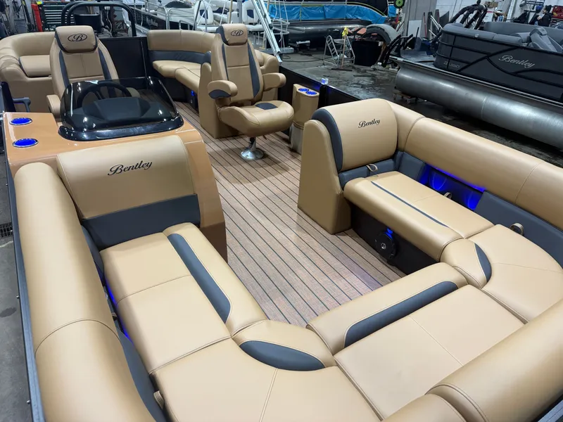 Slide: The Image of Bentley Pontoons Legacy 220 Navigator Quad Lounge & Honda 4-Stroke EFI 2026 - 29