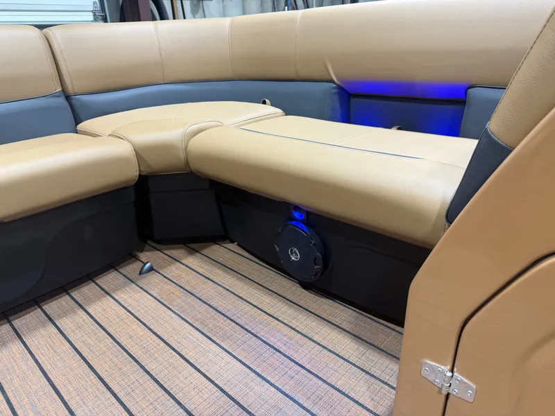 Slide: The Image of Bentley Pontoons Legacy 220 Navigator Quad Lounge & Honda 4-Stroke EFI 2026 - 33