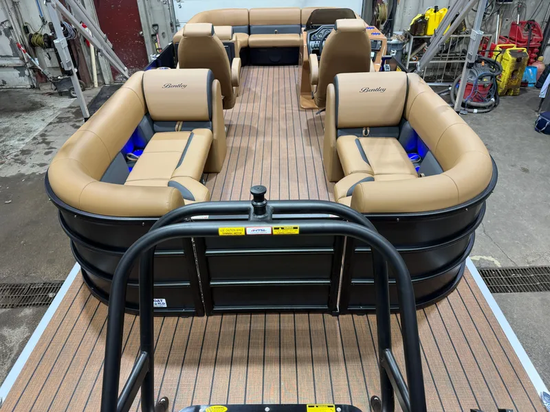 Slide: The Image of Bentley Pontoons Legacy 220 Navigator Quad Lounge & Honda 4-Stroke EFI 2026 - 6