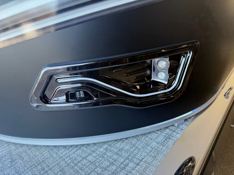 Slide: The Image of Tahoe LTZ 2385 Elite Cruise & Honda 4-Stroke EFI 2026 - 31