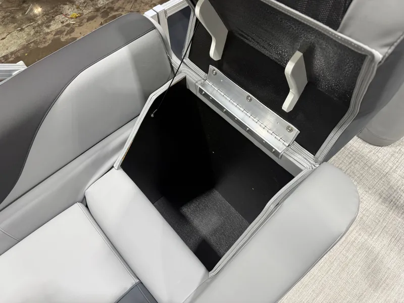 Slide: The Image of Tahoe LTZ 2385 Elite Cruise & Honda 4-Stroke EFI 2026 - 22