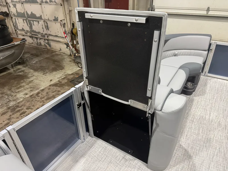 Slide: The Image of Tahoe LTZ 2385 Elite Cruise & Honda 4-Stroke EFI 2026 - 24