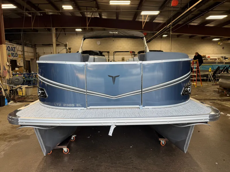 Slide: The Image of Tahoe LTZ 2385 Elite Cruise & Honda 4-Stroke EFI 2026 - 30