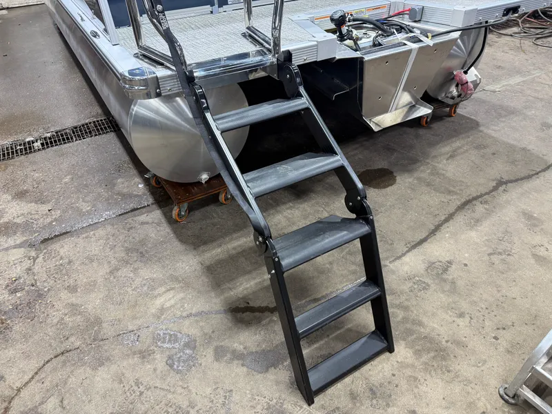 Slide: The Image of Tahoe LTZ 2385 Elite Cruise & Honda 4-Stroke EFI 2026 - 37