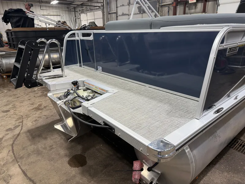 Slide: The Image of Tahoe LTZ 2385 Elite Cruise & Honda 4-Stroke EFI 2026 - 40