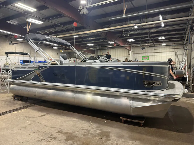 Slide: The Image of Tahoe LTZ 2385 Elite Cruise & Honda 4-Stroke EFI 2026 - 42