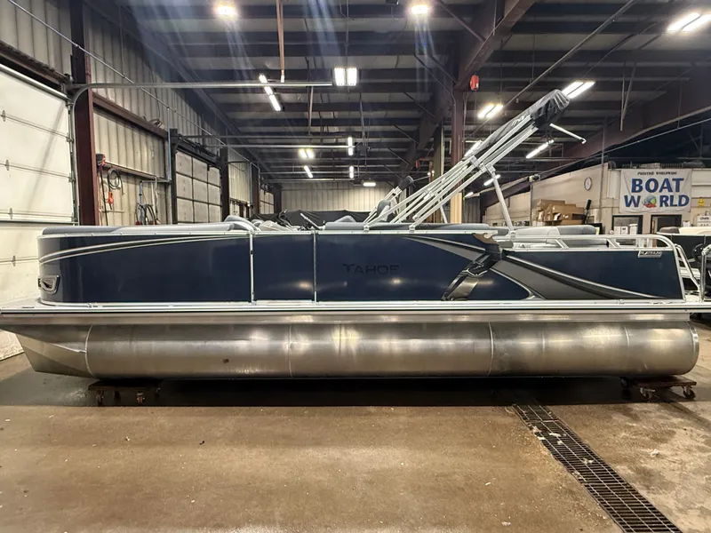 Slide: The Image of Tahoe LTZ 2385 Elite Cruise & Honda 4-Stroke EFI 2026 - 44