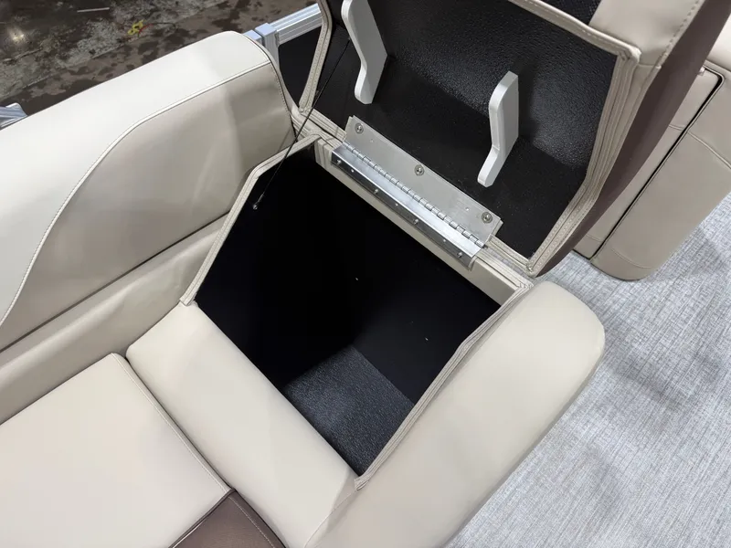 Slide: The Image of Tahoe LTZ 2385 Elite Cruise & Honda 4-Stroke EFI 2026 - 22